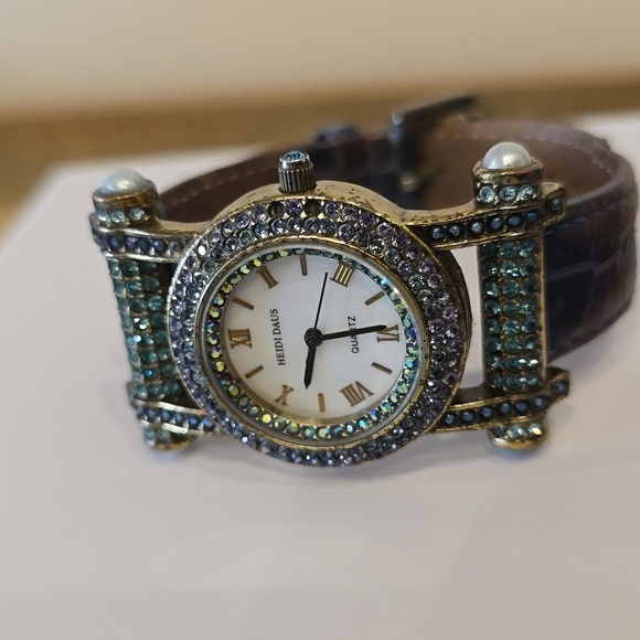 🍃 Heidi Duas women's watch - Picture 2 of 5